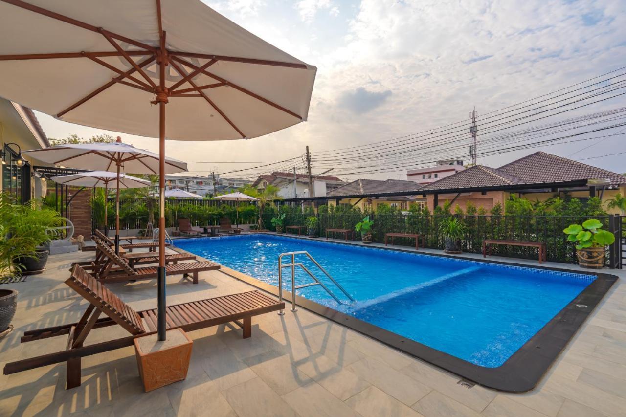 Suphan Lake Hometel Bangkok Bagian luar foto